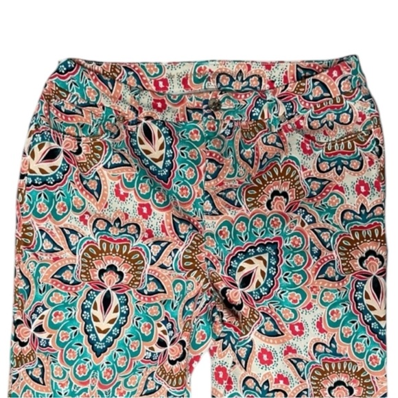 CHICO’s SO SLIMMING Medallion Girlfriend Paisley Print Pants Size 3T (16 Tall) - Picture 4 of 9